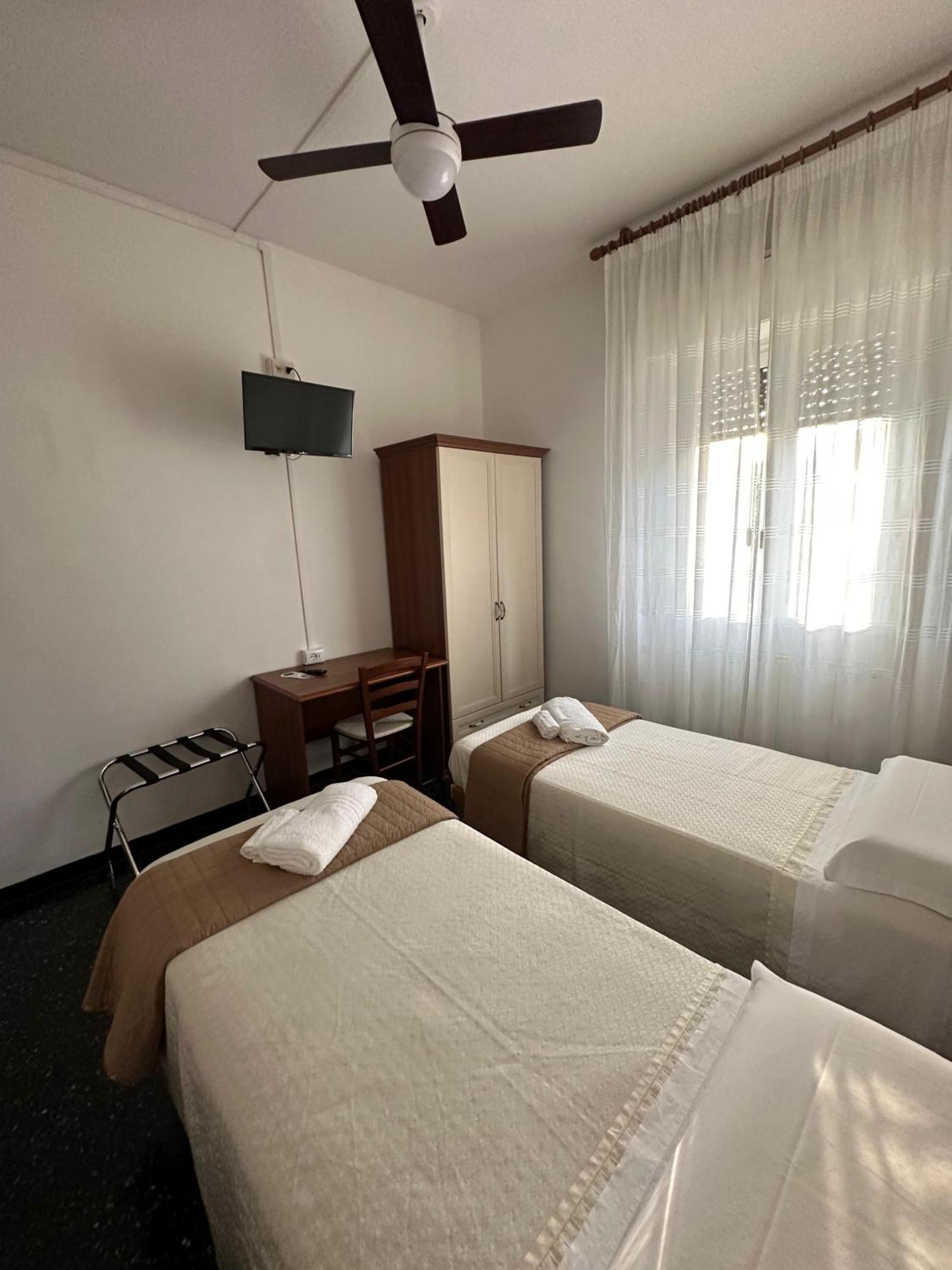 Hotel La Pineta Cogoleto Extérieur photo