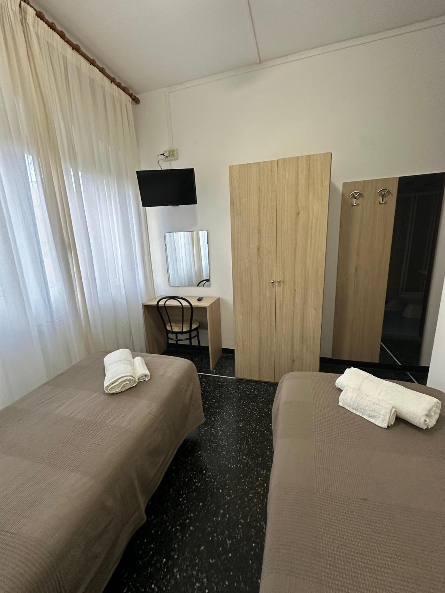 Hotel La Pineta Cogoleto Extérieur photo