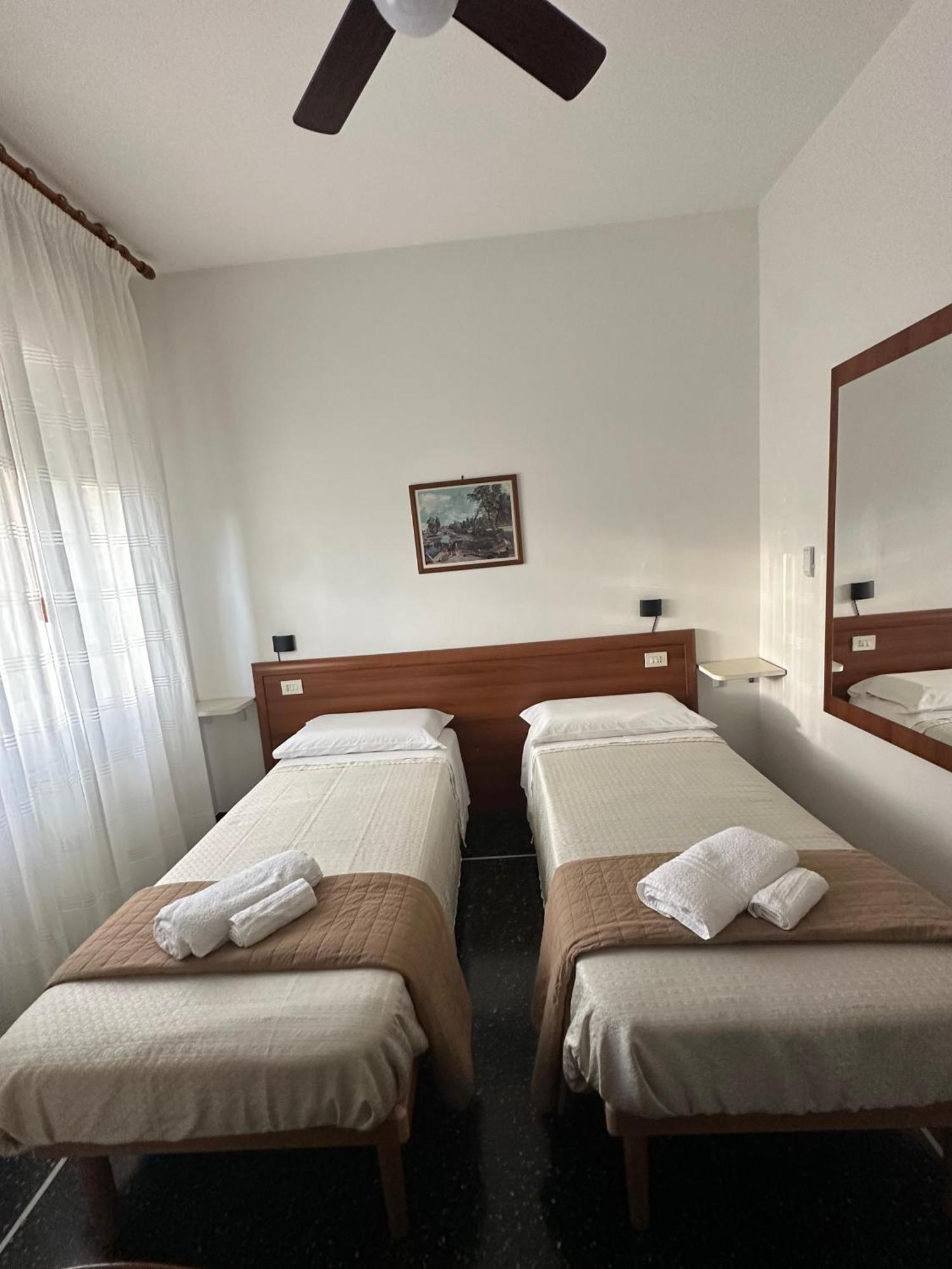 Hotel La Pineta Cogoleto Extérieur photo