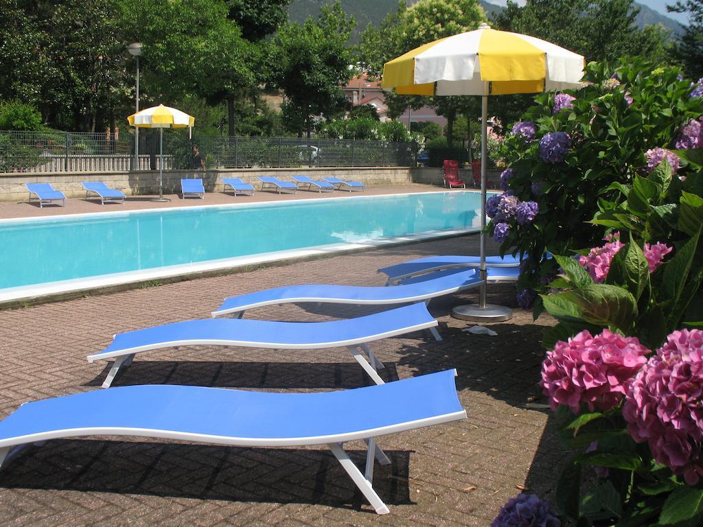 Hotel La Pineta Cogoleto Extérieur photo